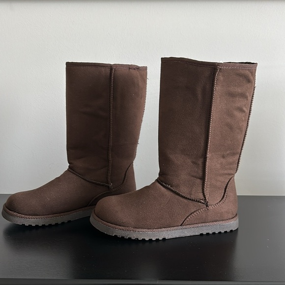 Kids Brown Winter Boots Sz 4 - Picture 3 of 8